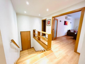 Luxurious 2 bedroom Marina Village apartment